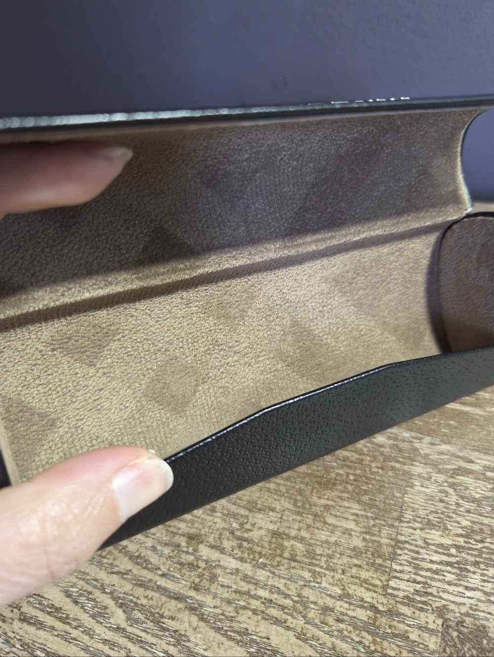 Burberry Case - Picture 3 of 3